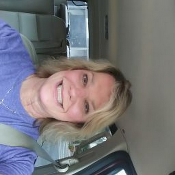 Meet your Posher, Lisa - Picture 1 of 1